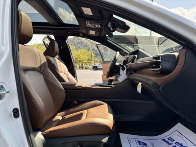 2026 Toyota Crown Signia Limited AWD (Natl)