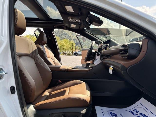 2026 Toyota Crown Signia Limited AWD (Natl)