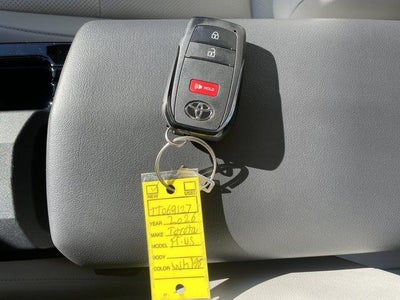 2026 Toyota Prius XLE (Natl)