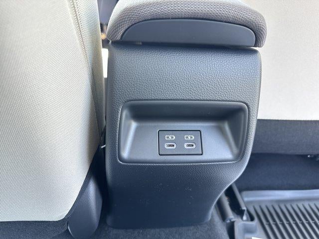2026 Toyota Corolla Hybrid LE FWD (Natl)