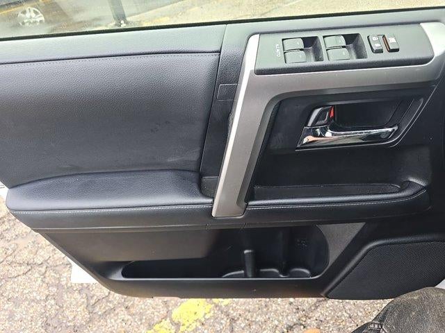 2024 Toyota 4Runner SR5 4WD (Natl)