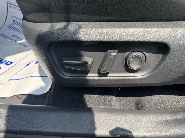 2026 Toyota RAV4 XSE AWD (Natl)