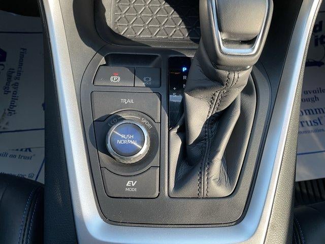 2025 Toyota RAV4 Hybrid XSE AWD (Natl)