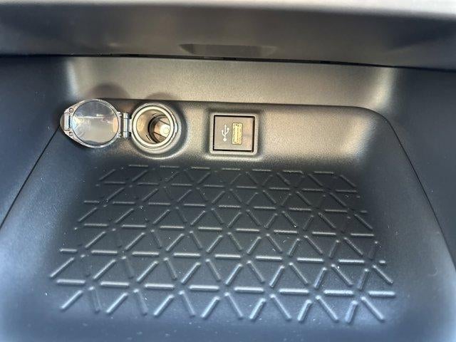 2025 Toyota RAV4 Hybrid LE AWD (Natl)