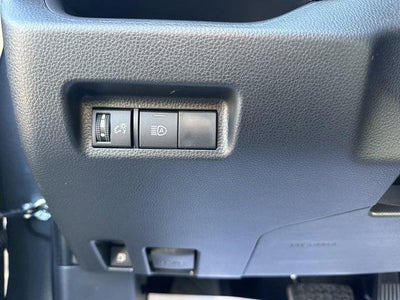 2025 Toyota RAV4 Hybrid LE AWD (Natl)