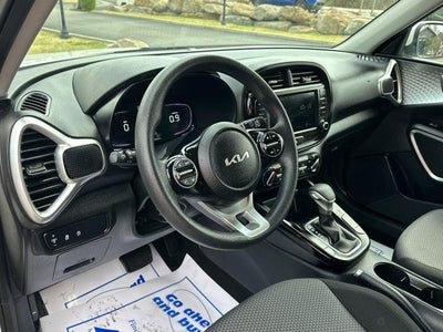 2024 Kia Soul LX IVT