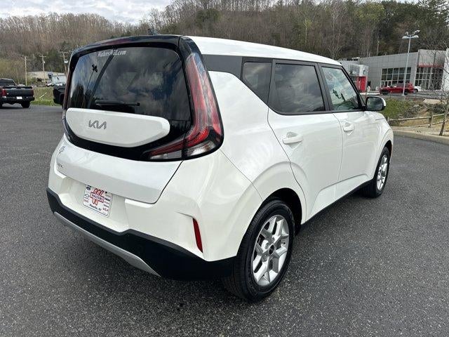 2024 Kia Soul LX IVT