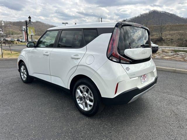 2024 Kia Soul LX IVT