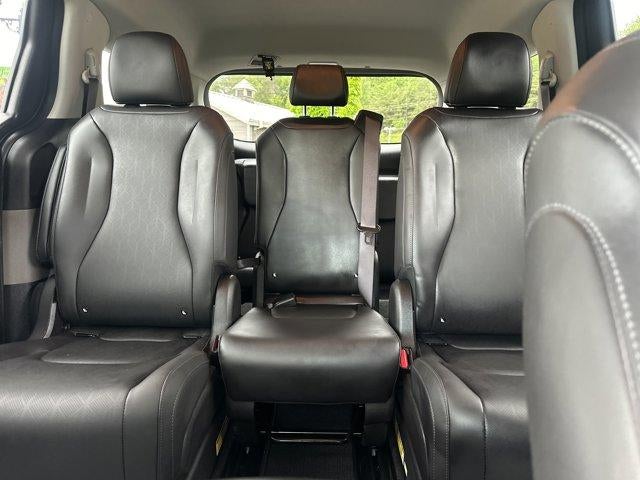 2026 Kia Carnival LXS FWD