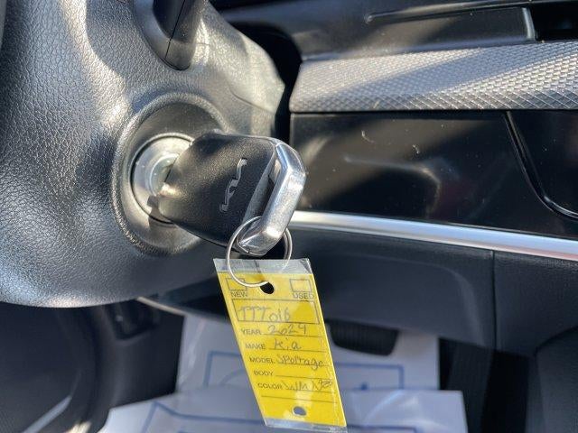 2024 Kia Sportage LX AWD